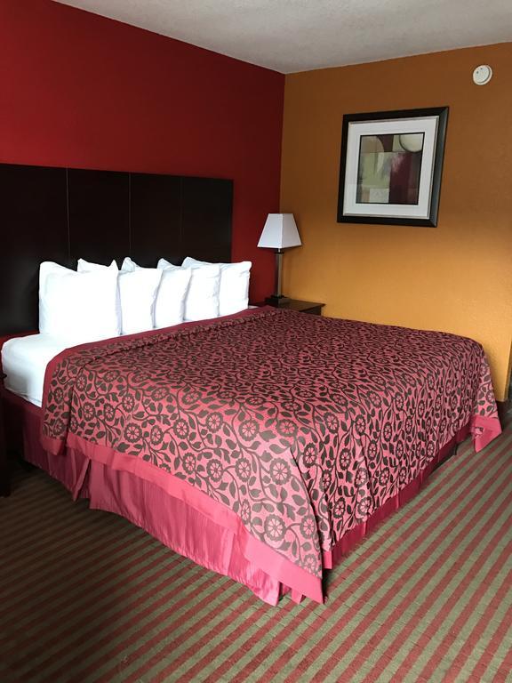 Days Inn By Wyndham Liberty/Ne Kansas City Exterior photo