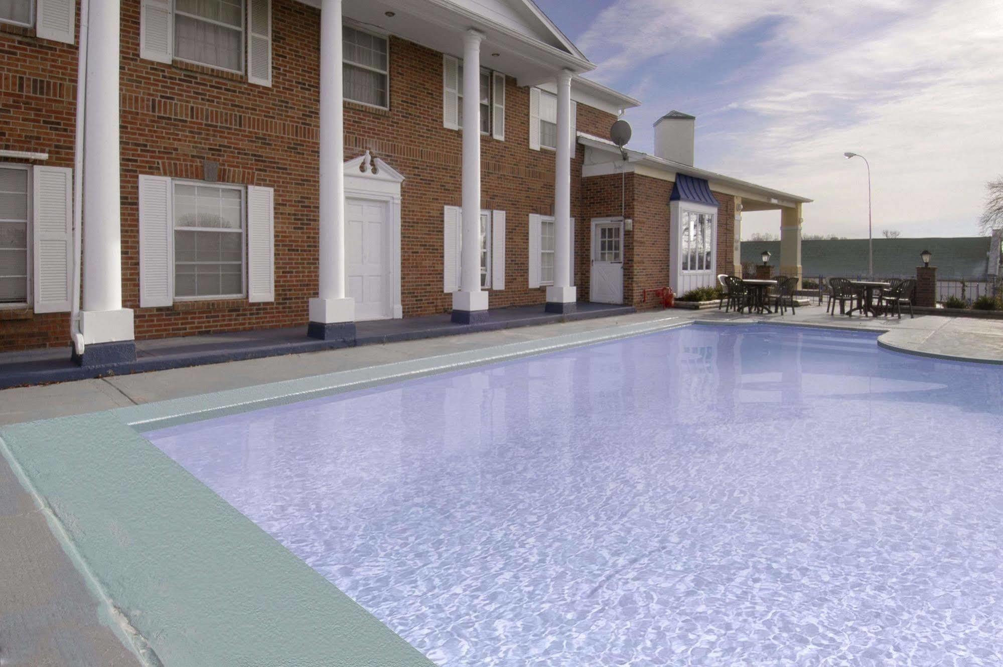 Days Inn By Wyndham Liberty/Ne Kansas City Exterior photo